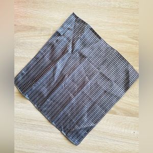 ✨5/$5 | Men’s Gray Geometric Print Pocket Square✨